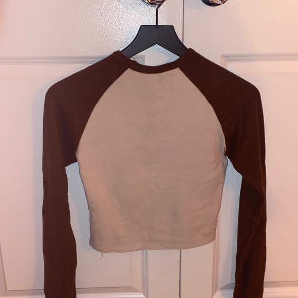 OGL move cropped brown long sleeve - Picture 2 of 2